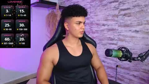 Snapshot of edward__clarck chatting on 10-02-25, 02:29 EDWARD CLARCK online show from 10-02-25, 02:29