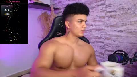 Snapshot of edward__clarck chatting on 10-04-25, 12:08 EDWARD CLARCK online show from 10-04-25, 12:08