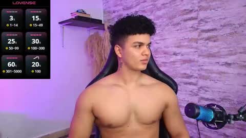 Snapshot of edward__clarck chatting on 10-12-25, 11:04 EDWARD CLARCK online show from 10-12-25, 11:04