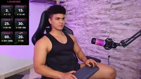 Snapshot of edward__clarck chatting on 10-27-25, 04:22 EDWARD CLARCK online show from 10-27-25, 04:22