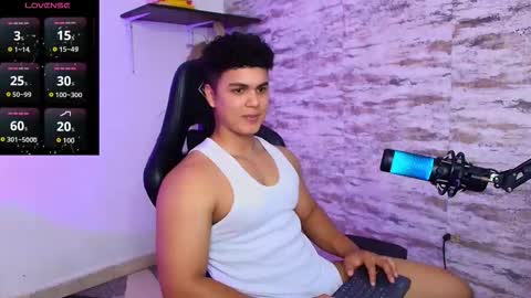 Snapshot of edward__clarck chatting on 01-11-26, 04:01 EDWARD CLARCK online show from 01-11-26, 04:01