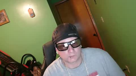 edwardaims_2please online show from 04-12-26, 02:38