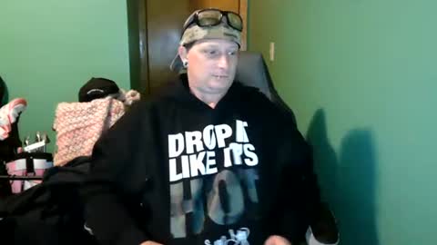 edwardaims_2please online show from 07-16-26, 02:50