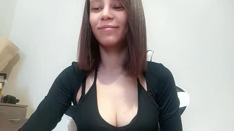 Snapshot of edwardnairn chatting on 02-10-26, 12:09 Viktoria online show from 02-10-26, 12:09