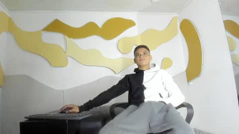 EdyLucianni online show from 07-10-26, 03:58