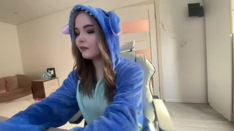 Lili online show from 05-10-26, 06:18