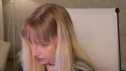 EVA NON NUDE online show from 05-27-26, 04:04