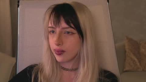 EVA NON NUDE online show from 06-03-26, 06:02