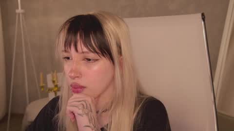 EVA NON NUDE online show from 06-05-26, 04:56