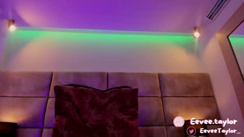 Eevee online show from 02-12-25, 12:01