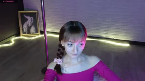 Effie online show from 12-17-25, 01:11