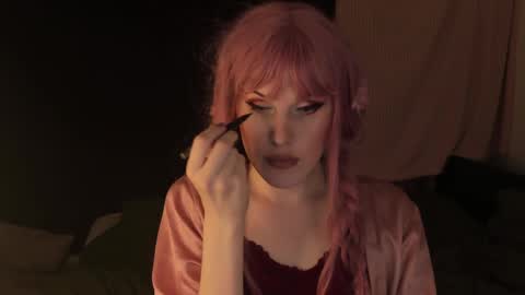 Effie Mur online show from 01-17-25, 03:11