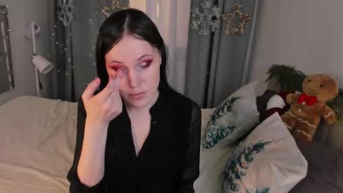 Effie Mur online show from 12-20-25, 09:33