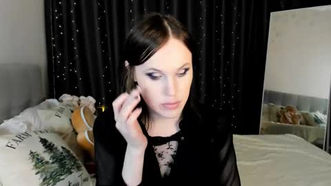 Effie Mur online show from 01-14-26, 08:47