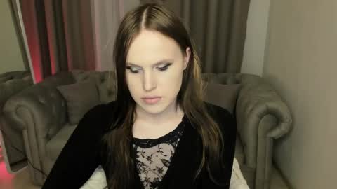 Effie Mur online show from 04-18-26, 08:53