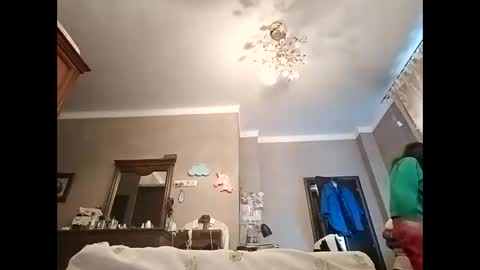 Effy online show from 12-24-24, 10:33