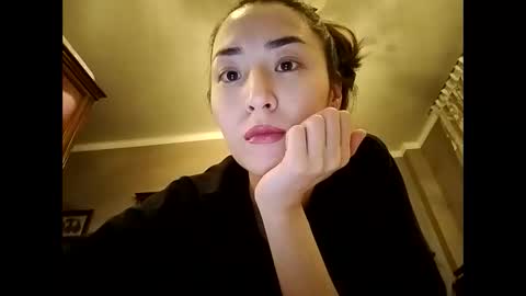 Effy online show from 01-18-25, 05:59