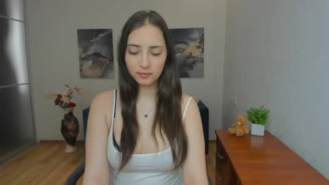 Snapshot of effy_royse chatting on 05-03-26, 05:35 Effy Royse online show from 05-03-26, 05:35