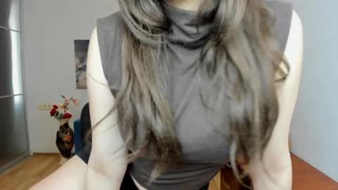 Snapshot of effy_royse chatting on 05-29-26, 05:38 Effy Royse online show from 05-29-26, 05:38