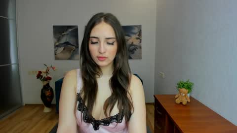 Snapshot of effy_royse chatting on 05-31-26, 05:37 Effy Royse online show from 05-31-26, 05:37