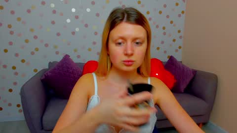 Effy online show from 01-31-25, 03:22