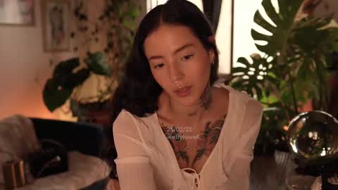 Snapshot of effylowell_ chatting on 02-25-25, 10:07 Effy online show from 02-25-25, 10:07