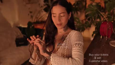Snapshot of effylowell_ chatting on 09-16-25, 02:12 Effy online show from 09-16-25, 02:12