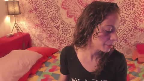 Snapshot of effysroom chatting on 02-14-25, 03:22 effy online show from 02-14-25, 03:22