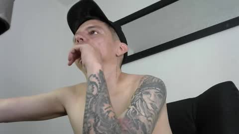 Snapshot of eider122 chatting on 03-03-26, 01:23 EIder online show from 03-03-26, 01:23