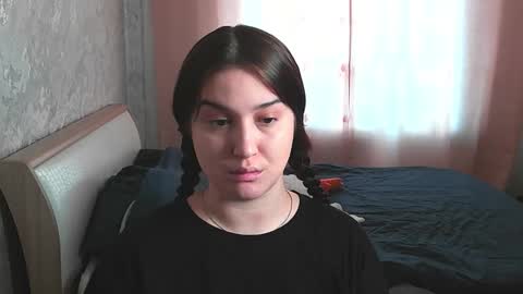 Snapshot of eileenmoore chatting on 03-19-26, 06:06 Lina online show from 03-19-26, 06:06