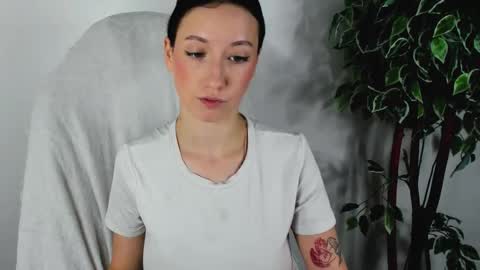 Snapshot of eileenmoores chatting on 09-11-25, 11:43 eileenmoores online show from 09-11-25, 11:43