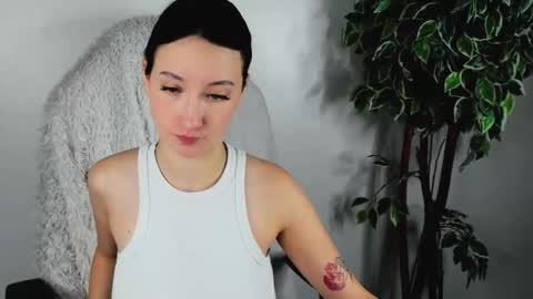 Snapshot of eileenmoores chatting on 10-01-25, 12:11 eileenmoores online show from 10-01-25, 12:11