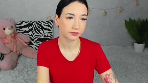 Snapshot of eileenmoores chatting on 11-19-25, 10:32 eileenmoores online show from 11-19-25, 10:32