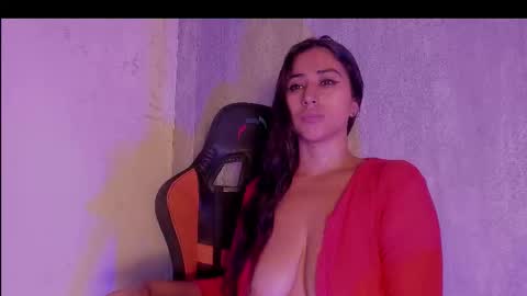 Eilyn online show from 12-16-25, 05:51