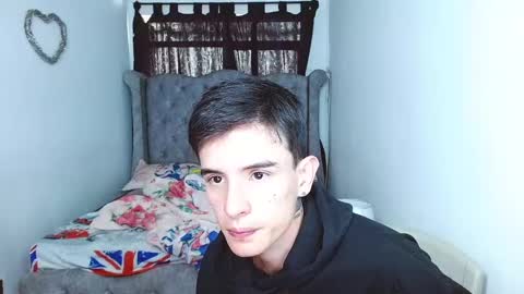 eimy_andres online show from 12-15-24, 12:28