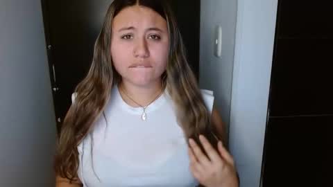 EIMY   MODEL INDEPENDENT online show from 11-11-25, 07:08