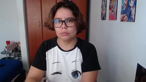 eimy_saenzz online show from 11-18-25, 01:48