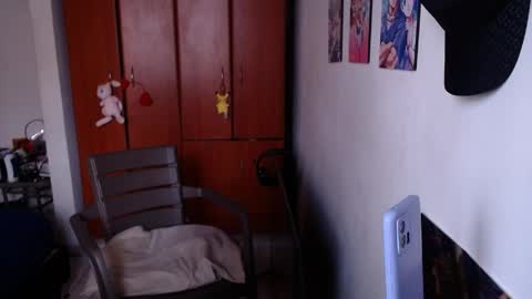 eimy_saenzz online show from 04-01-26, 06:16