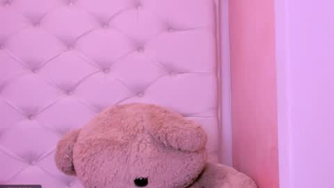 Snapshot of eimy_skinny chatting on 05-14-26, 01:40 eimy online show from 05-14-26, 01:40