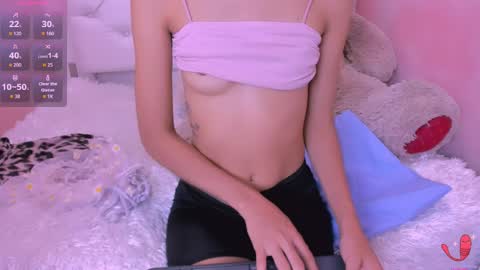 Snapshot of eimy_skinny chatting on 05-21-26, 01:40 eimy online show from 05-21-26, 01:40