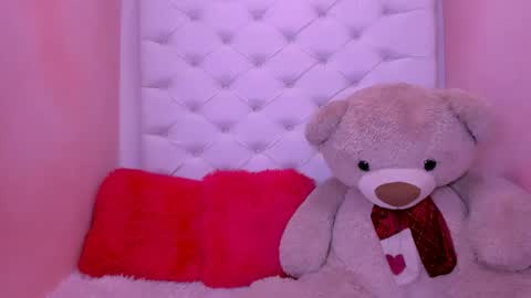 Snapshot of eimy_skinny chatting on 06-02-26, 02:08 eimy online show from 06-02-26, 02:08