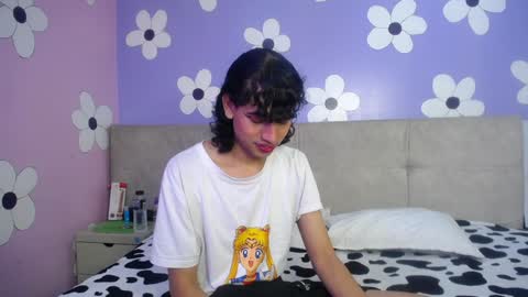 Snapshot of eimyflorian chatting on 01-21-25, 11:46 Eimyflorian online show from 01-21-25, 11:46