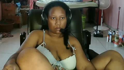 Snapshot of eirondra_valeen chatting on 04-25-26, 12:52 Eirondra Valeen online show from 04-25-26, 12:52