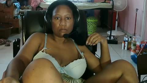 Snapshot of eirondra_valeen chatting on 04-25-26, 05:43 Eirondra Valeen online show from 04-25-26, 05:43