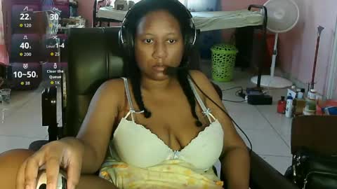 Snapshot of eirondra_valeen chatting on 05-23-26, 12:09 Eirondra Valeen online show from 05-23-26, 12:09