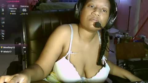 Snapshot of eirondra_valeen chatting on 05-26-26, 02:07 Eirondra Valeen online show from 05-26-26, 02:07