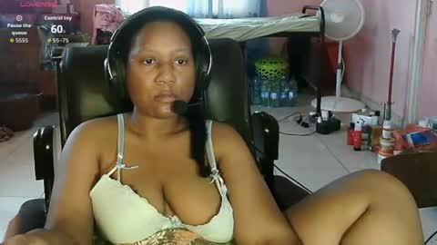Snapshot of eirondra_valeen chatting on 06-13-26, 06:39 Eirondra Valeen online show from 06-13-26, 06:39