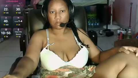 Snapshot of eirondra_valeen chatting on 06-17-26, 10:06 Eirondra Valeen online show from 06-17-26, 10:06