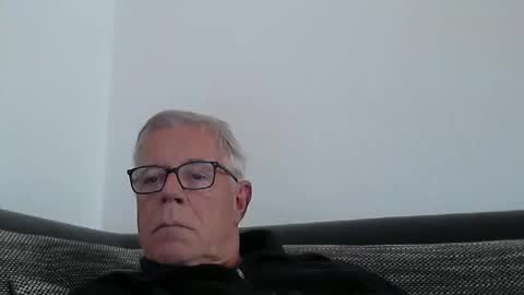 eisbaer1957 online show from 10-17-25, 12:41