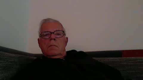 eisbaer1957 online show from 10-19-25, 07:20